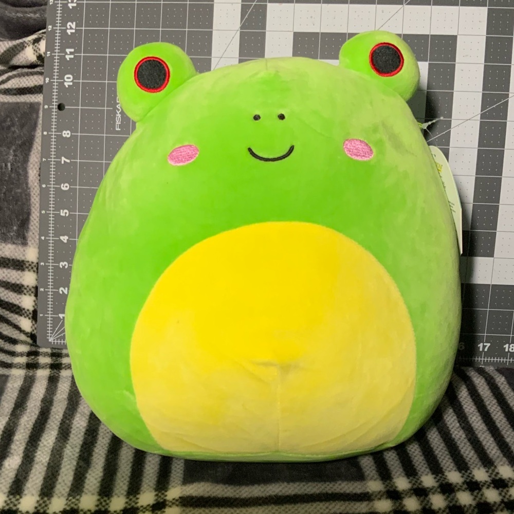 Squishmallow Wendy (red-eyed) the frog